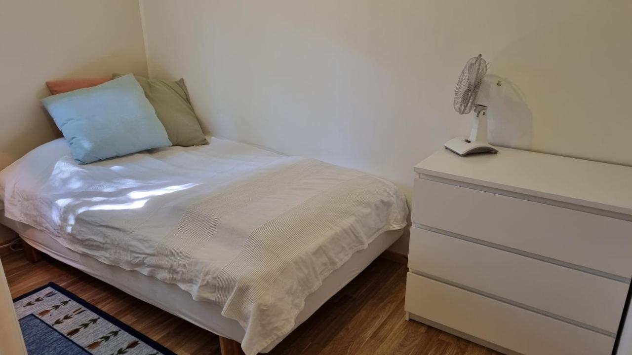 Fritidshus Rostockvaegen 40B - Guest House - Bring Own Bed Sheets Norrtälje Dış mekan fotoğraf
